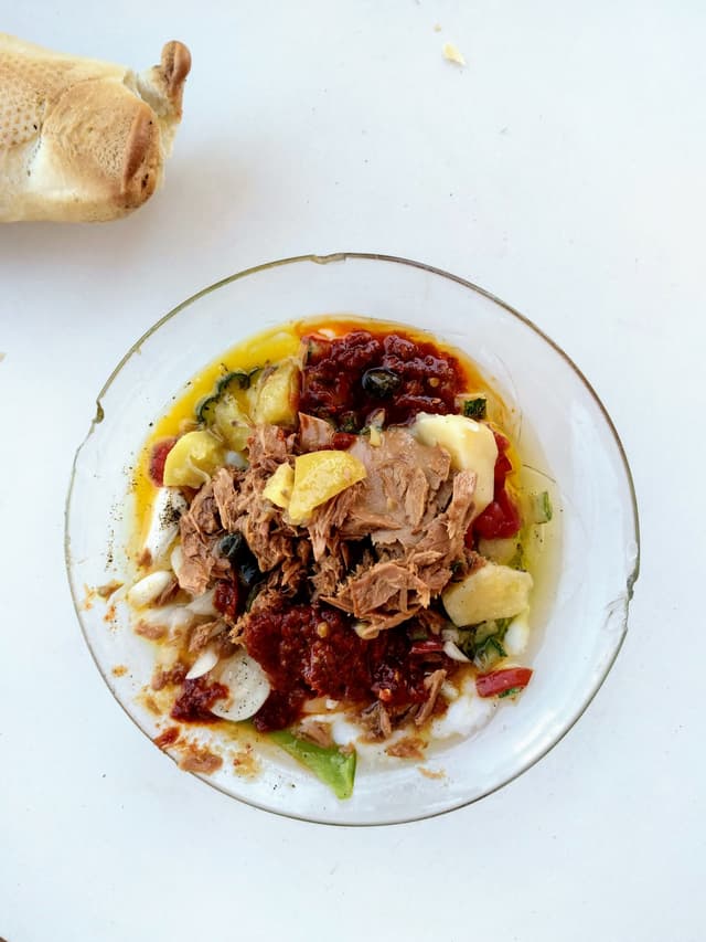 Tunisian Plate, Loutfi